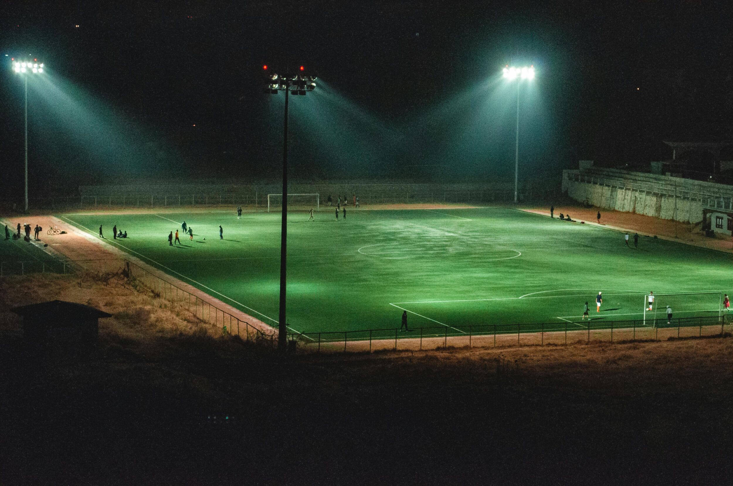 LED verlichting voetbalveld | KNVB-conform lichtplan | SwitchedOn