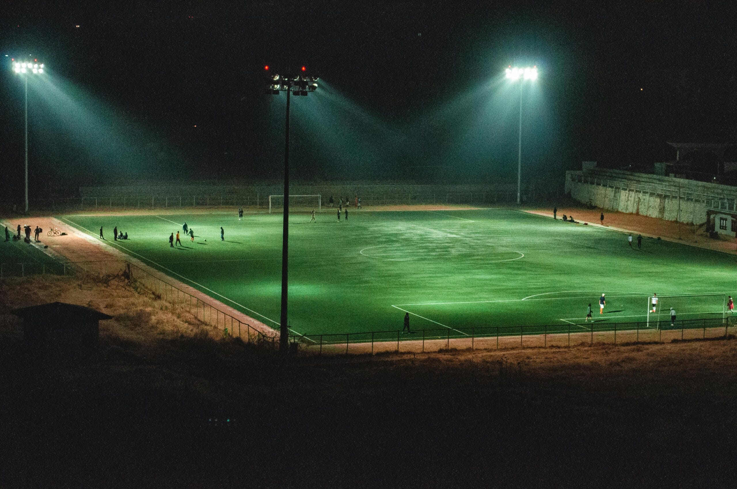 LED verlichting voetbalveld | KNVB-conform lichtplan | SwitchedOn